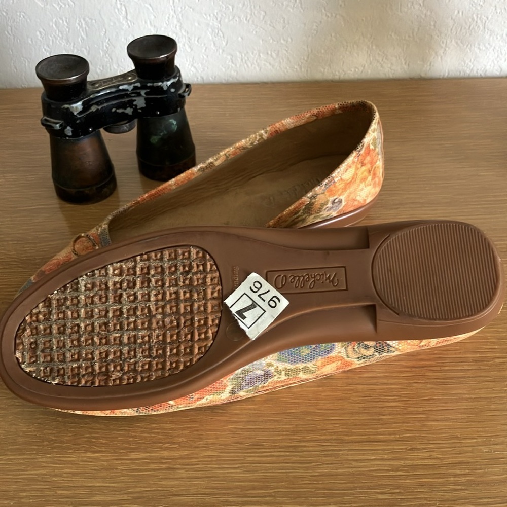 Michelle D Floral Flats with Bow Accent - Picture 4 of 5